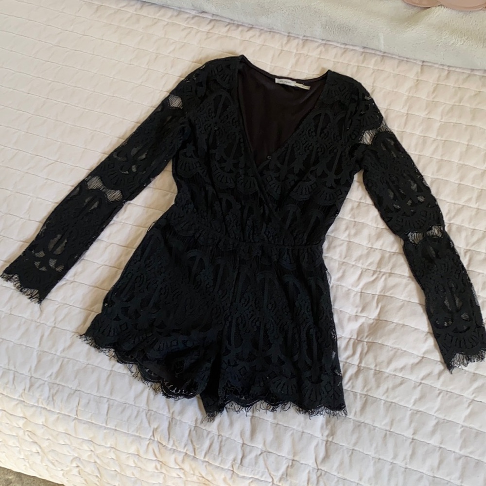 LACE ROMPER